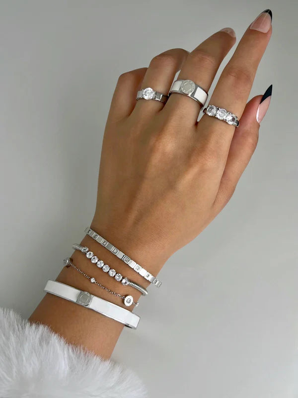 Felicity Ring